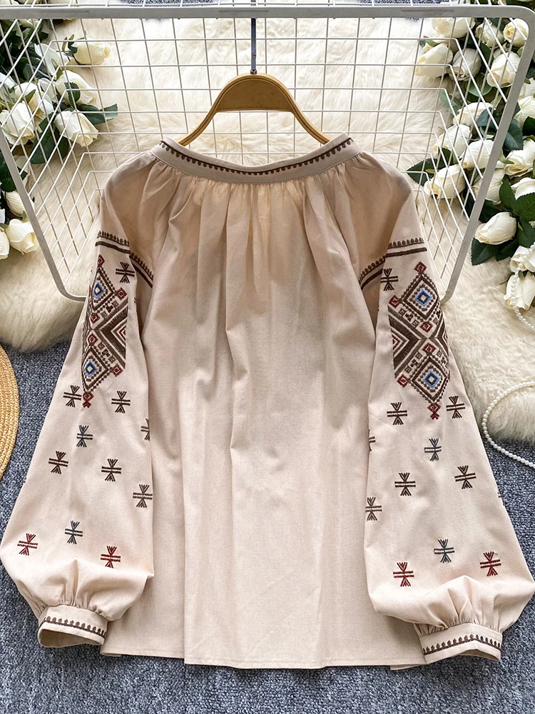 รูปสินค้า เสื้อวินเทจแขนกระบอก ปักลายสวย คอโอ โบว์น่ารัก
