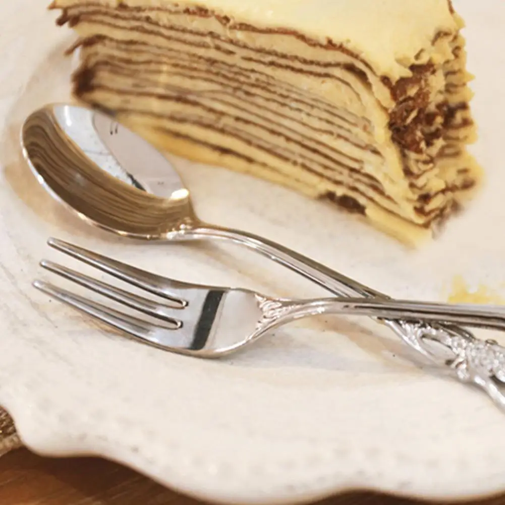 1 Pc European Royal Dessert Spoon Retro Hollow Cake Fruit Fork Embossed Craft Spoon Golden European Stainless Steel Coffee