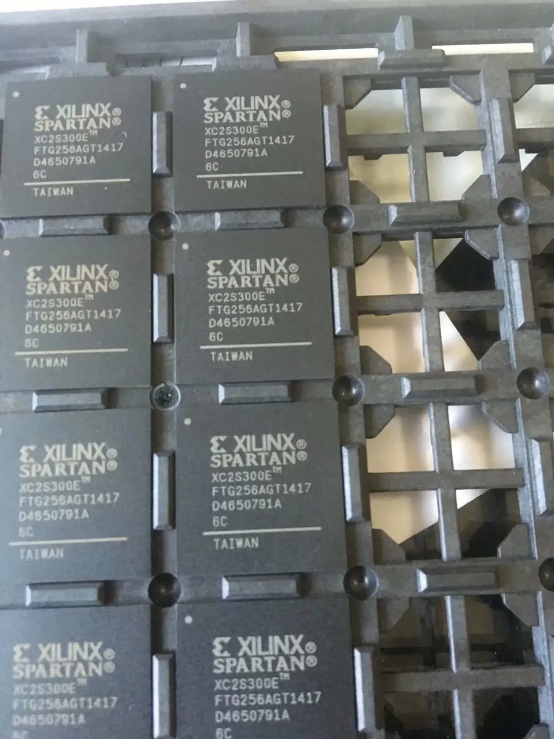 

XC2S300E-6FTG256C XC2S300E-6FTG256I XILINX FPGA CPLD XC2S300E-7FTG256C