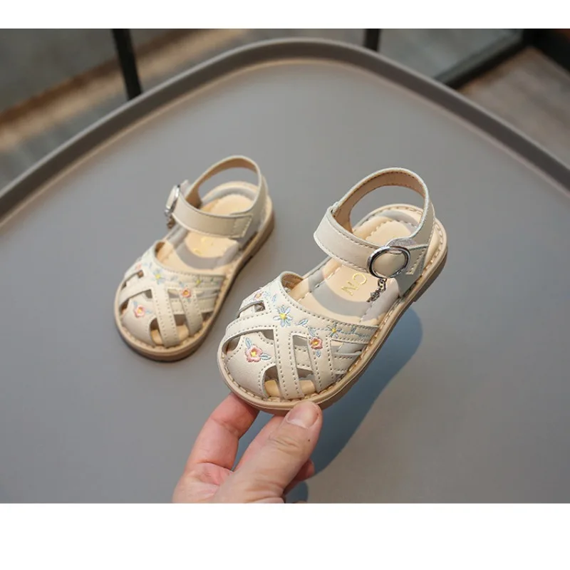 

Size 21-30 Baby Girl Sandals 2024 Summer Fashion Closed Toe Soft Sole Girls Princess Shoes 1-2-3-4-5 Years Childrens Beach Shoes