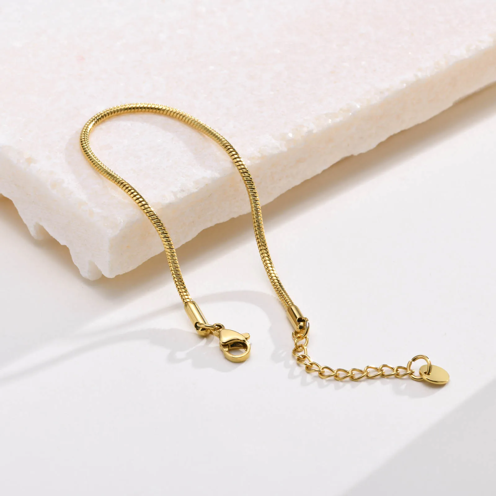 BRACCIALE SEMIRIGIDO A FORMA DI SERPENTE - Asta Gioielli - Associazione