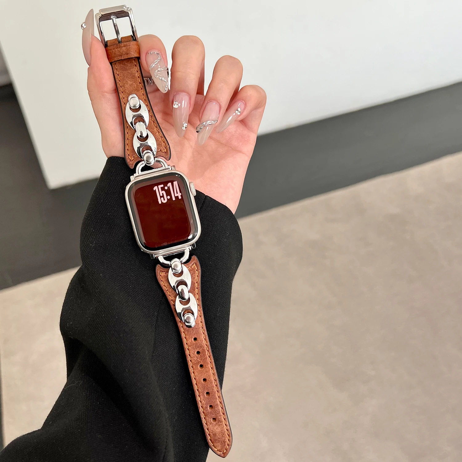 Premium Leather Watch Strap - Elegant and Fashionable Accessory