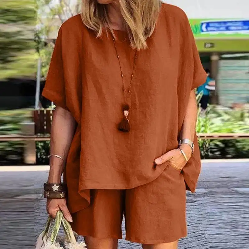 Conjunto Feminino de Camisa Manga Curta e Shorts