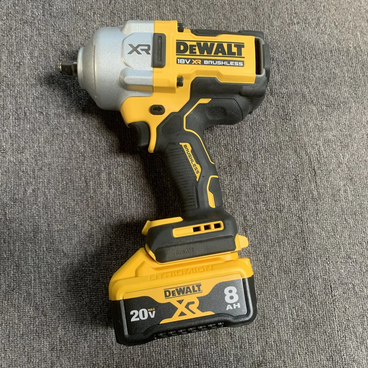 DEWALT DCF961 20V MAX  1/2