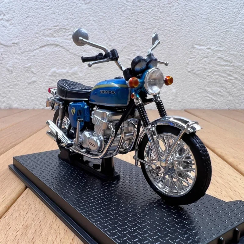 Diecast 1:24 Scale 1969 CB750 Classic Motorcycle Alloy Model