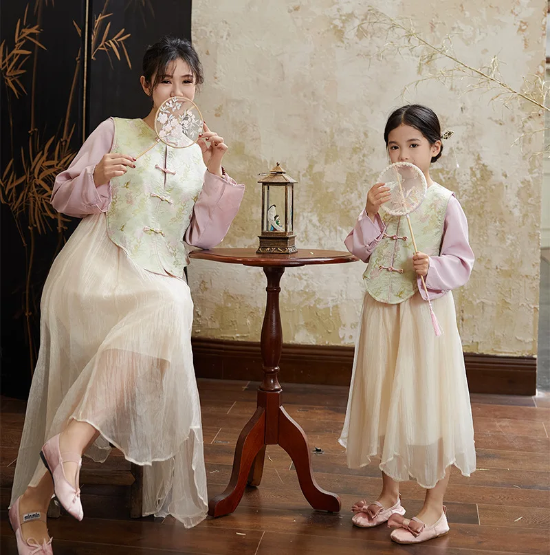 

Play Parent-Child Outfits Together, Versatile Spring And Summer Styles, Petal Hem, Mother's Clothing, New Chinese Style, Gauze