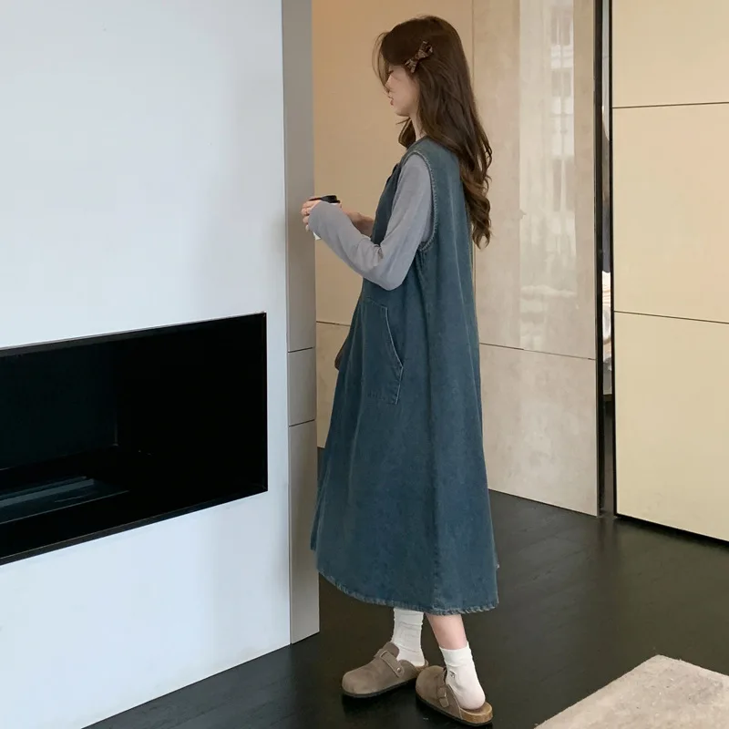2025년 가을 신상 심플 캐주얼 루즈핏 슬리밍 데님 원피스 포켓과 그레이 베이스 탑 투피스 세트 (임산부용)