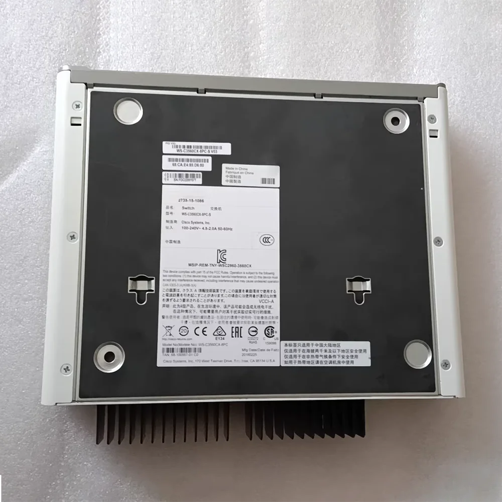 1개의 WS-C2960C-8PC-L 8포트 PoE 2960C 이더넷 스위치