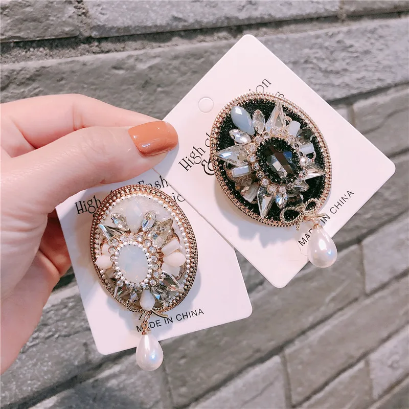Vintage Luxury Pearl Crystal Flower Brooches For Women Lady Exquisite  Trendy Pendant Badges Elegant Clothing Coat Brooch Pin