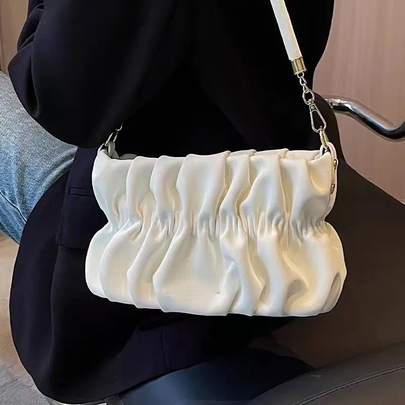 Sweet Velvet Pleated Shoulder Bags Women Chain Large Capacity Bag Underarm Bag Ladies Casual Gentle Everyday Crossbody Bag 2025