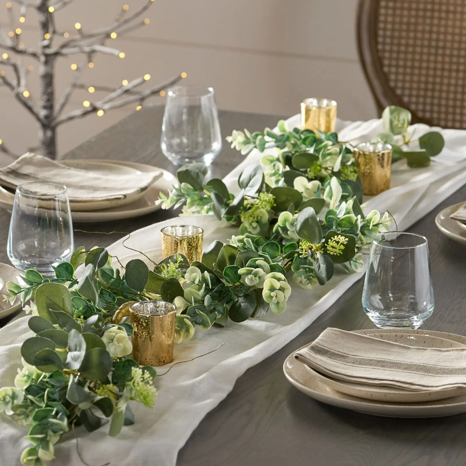 

Mauhaut 5-foot floral eucalyptus artificial wreath, green-