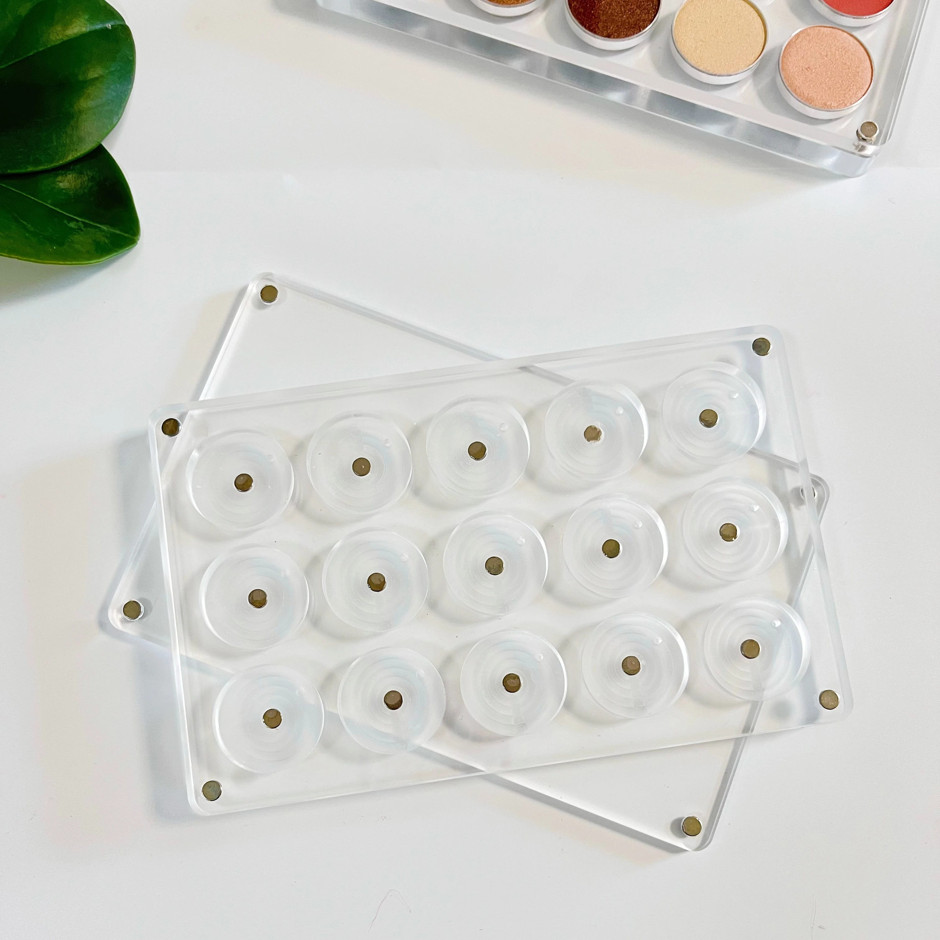 New EMPTY Magnetic Eyeshadow Palette DIY Acrylic Durable All Transparent Elegant Eye Shadow Makeup Palette 26mm*4/9/15holes 2
