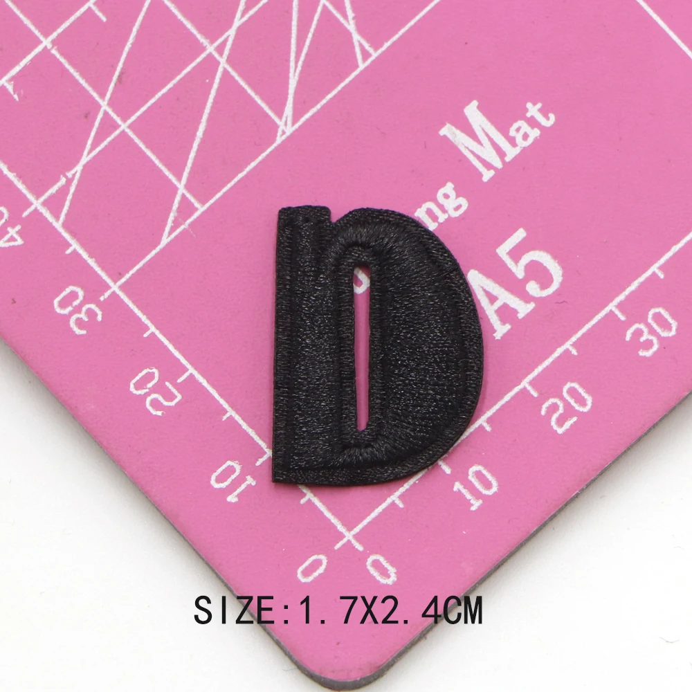 1 Stück kleine schwarze Buchstaben-Alphabet-Aufnäher zum Aufbügeln für Kleidung, Applikation, bestickte Aufnäher, DIY, individuelles Namensschild, Dekoraufkleber – Detail 7