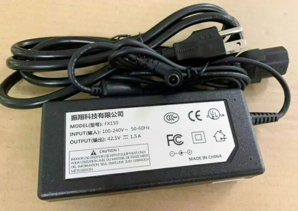 1 Dei Nuovi Altoparlanti Per Monitor Tc-Helicon Voicesolo Fx150 Adattatore Di Alimentazione Universale