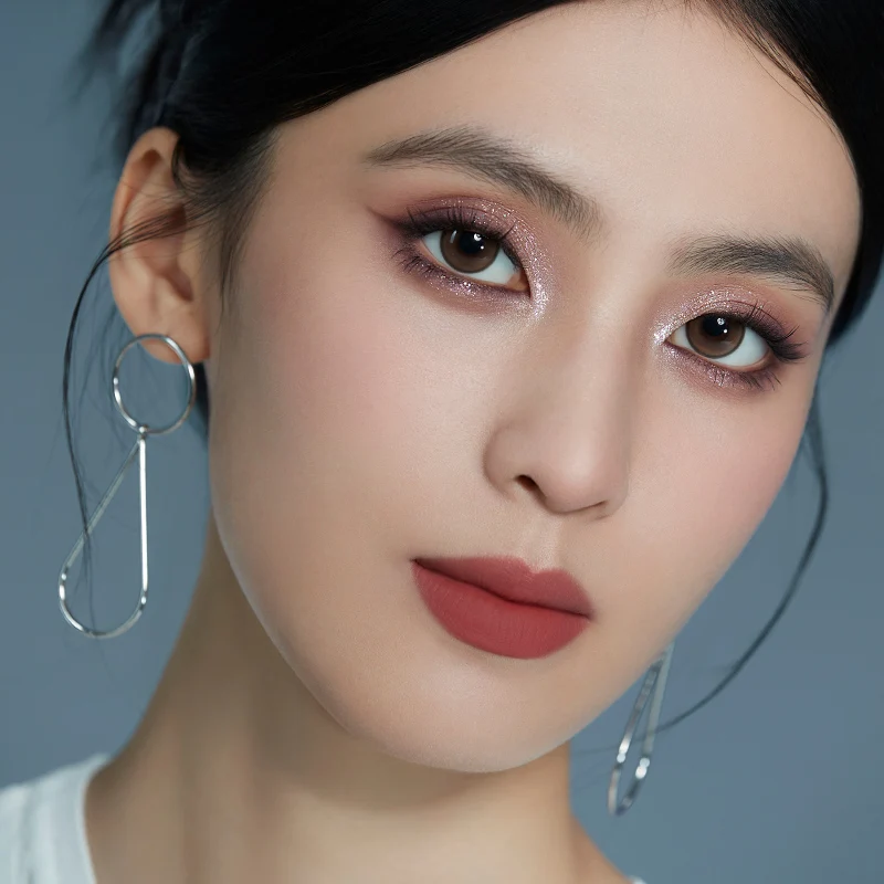 Spenny/Spenny's seven-color eyeshadow palette is delicate and easy to extend, matte and long-lasting, make-up cement palette