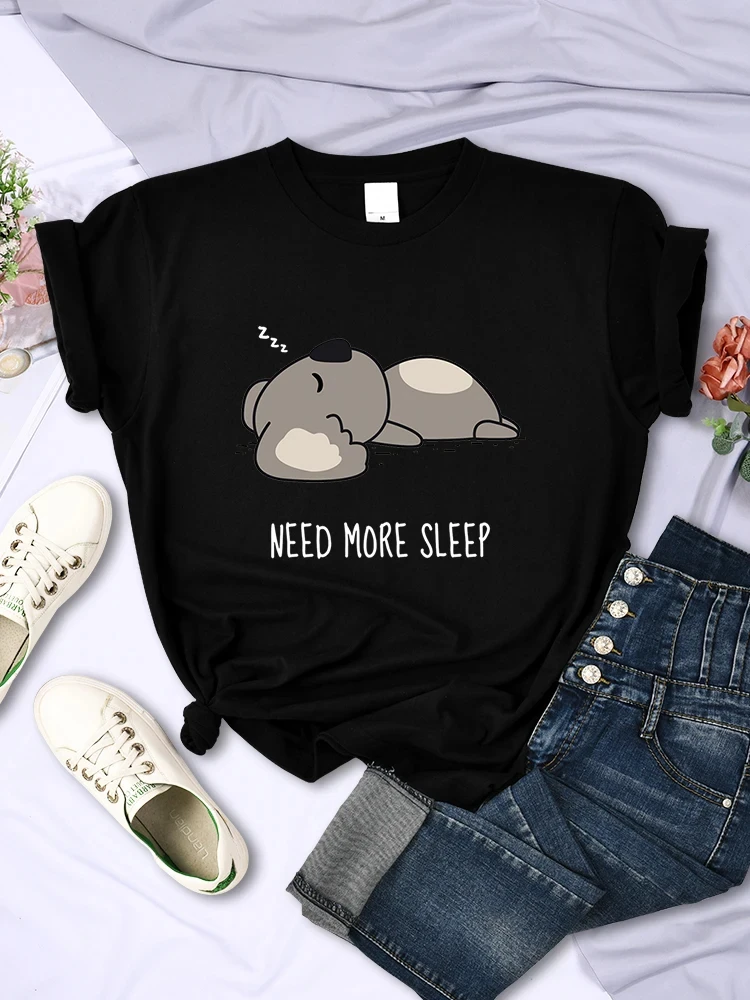 

Футболка женская с надписью «Need More Sleep Bear», 51697