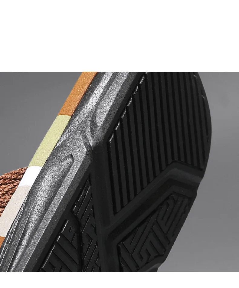 شباشب رجالية لصيف 2025 جديدة غير قابلة للانزلاق لملابس خارجية صنادل شاطئ