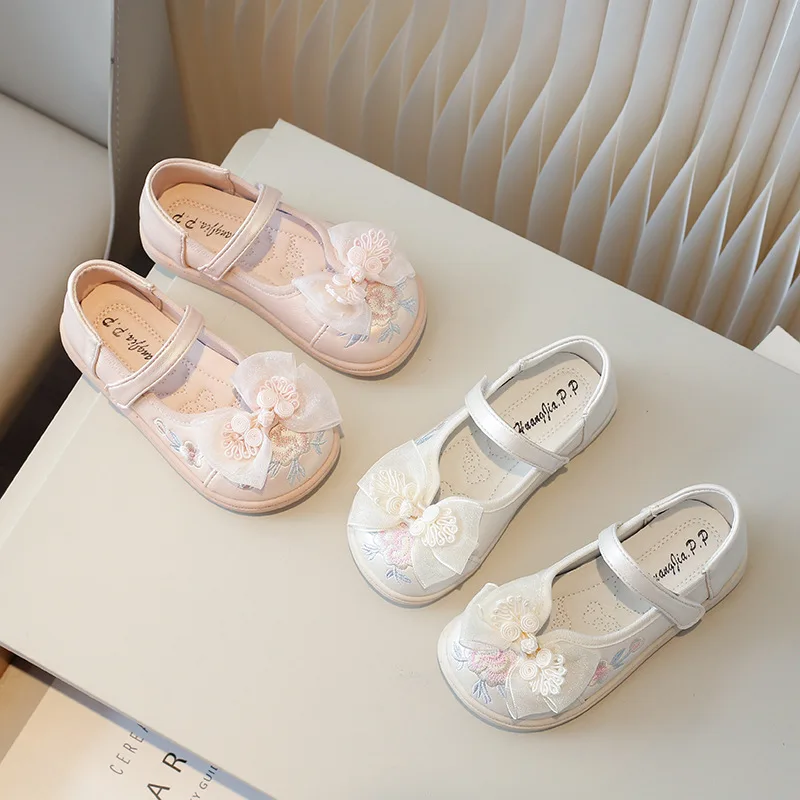 Little Girls Soft Leather Shoes Kids Mary Janes Embroidery Flowers Traditional Chinese Style Princess Hanfu Shoes Child H06135