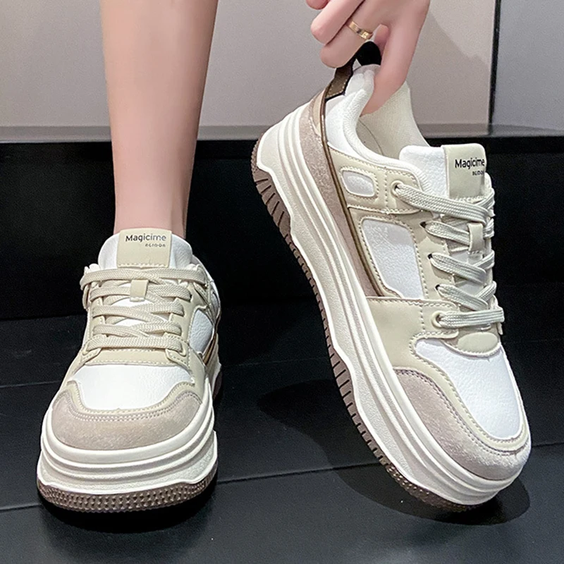 

Women's Board Shoes Thick Soles Height Increasing Daddy Shoes Tide 2024 Spring New Leisure Sports Non-slip Sneakers Versatile