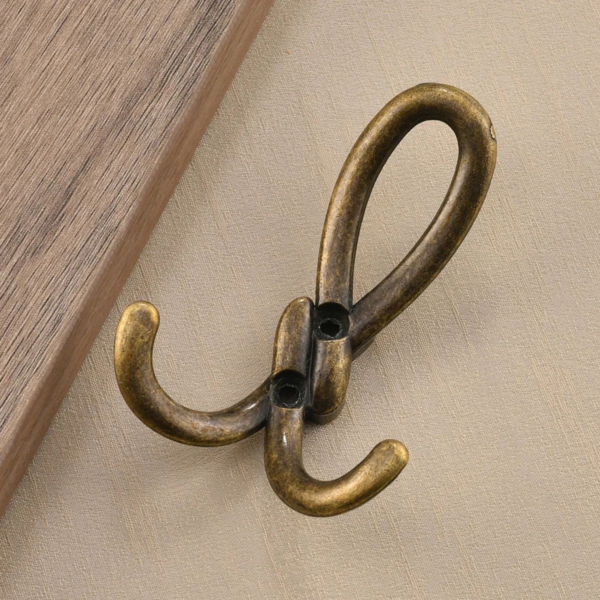 Description Picture 2 of itemLarge Size Zinc Alloy Multi-Purpose Hook for Bathroom Kitchen, Vintage Simple Style Twist Fried Dough Twists Clothes Hook