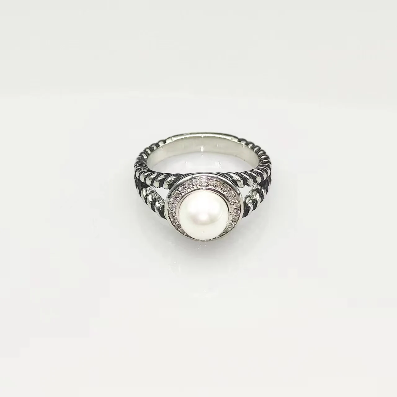 

DY High Quality Round Diamond Pearlwomen's Ring Wholesale Gift