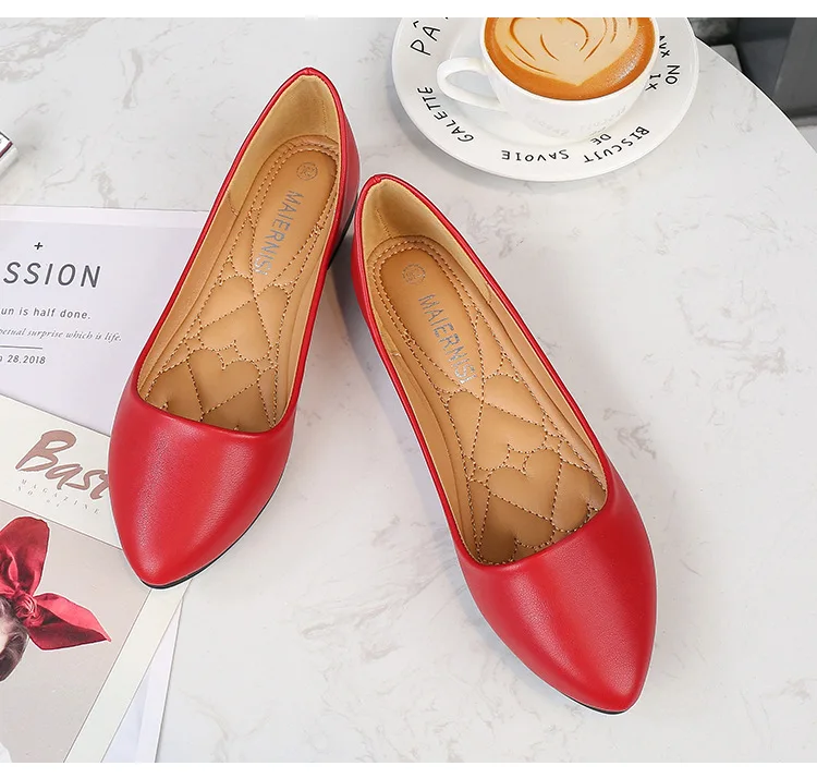 Zapatos planos con punta estrecha para mujer
