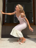 Robe midi transparente en maille pour femme, cintrée à la taille, sans manches, à fines bretelles, tendance et élégante, collection été 2026 5