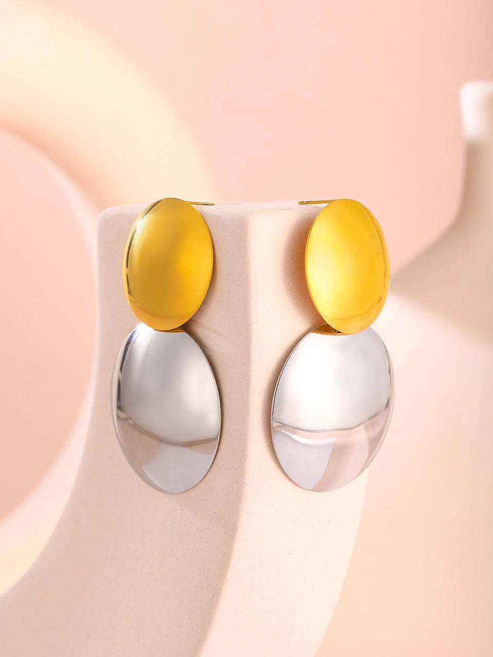 Übertriebener runder baumelnder Ohrring für Frauen, Edelstahl, 18 Karat vergoldet, trendige weibliche große Ohrringe, Mädchen-Ohrstecker, Schmuck – Detail 1