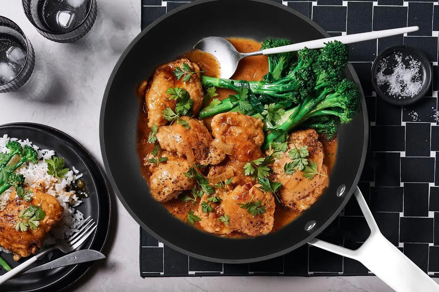12 1/2 inch Non Stick Frying Pan with Lid,Titanium and Ceramic Nonstick Large Skillet，Stay-Cool Handle,Scratch-resistant,No 4