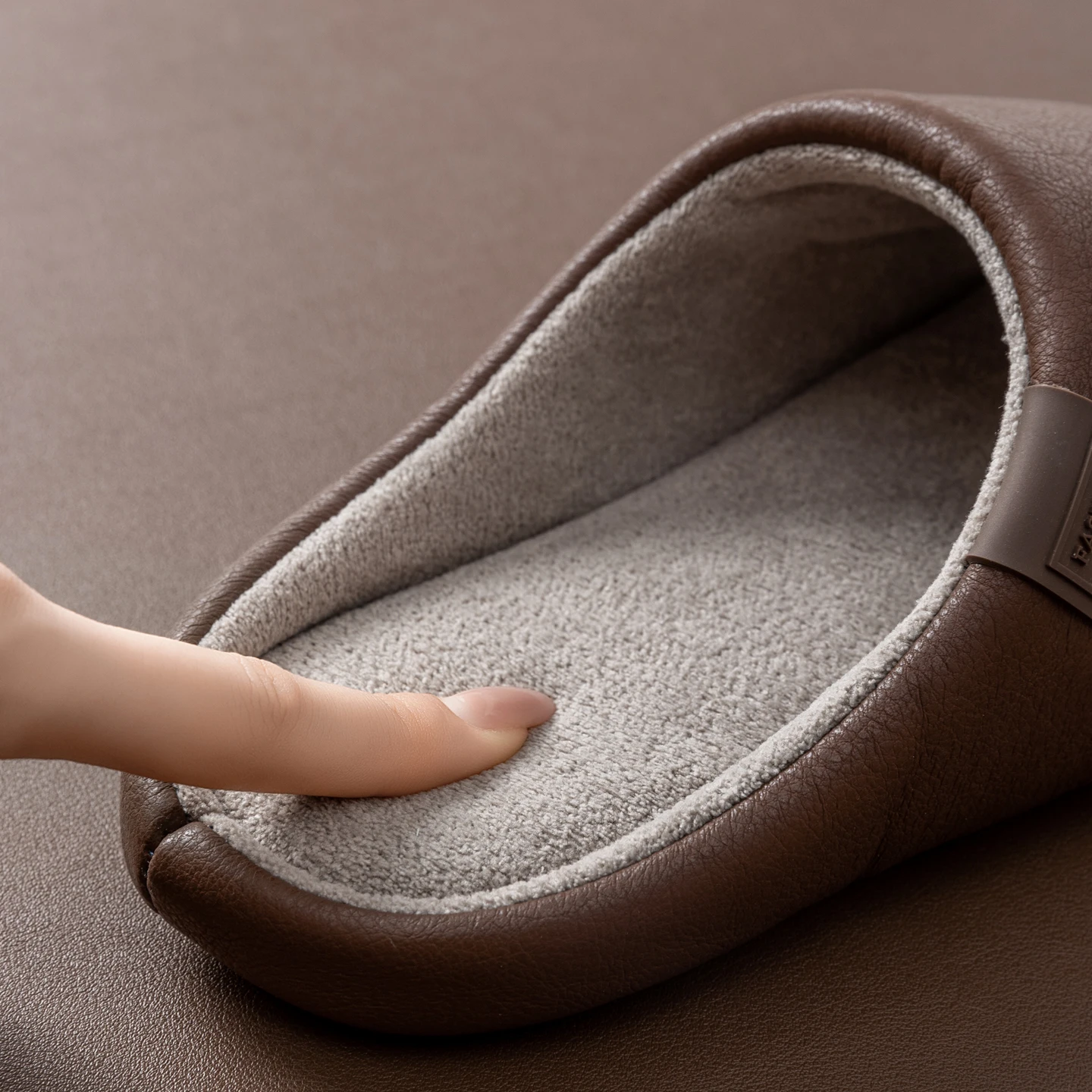 شباشب شتوية للرجال مبطنة بالصوف، جلد PU مقاوم للما...