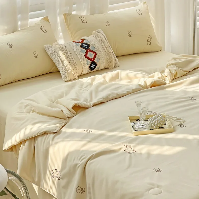 

Summer A Class Embroidery Cool Quilt - Air Condition Quilt Thin Lightweight Comforter - Breathable Sofa Bed Quilts Throw Blanket