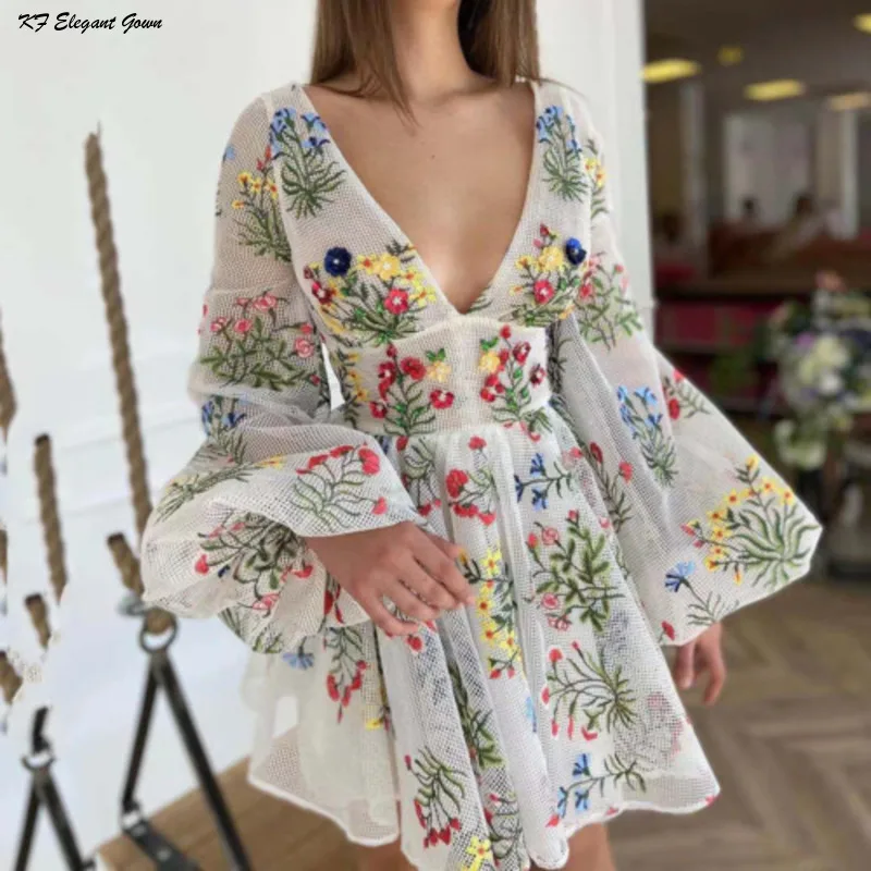 

2024 Summer New Women's V-neck Fragmented Flower Mesh Embroidery Design Sense Lantern Sleeve Fairy Dress Birthday Party Dress