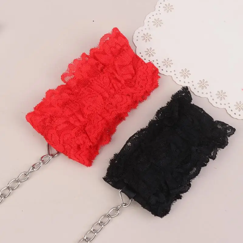 Manette in pizzo per giochi erotici di coppia e bondage_voghion.com