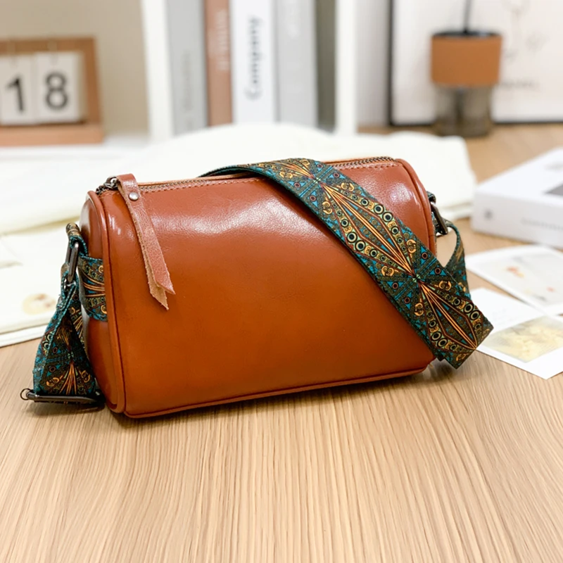 

Женская сумка из натуральной воловьей кожи, с ручками и плечевым ремнём