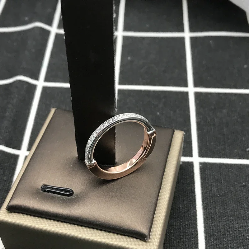 

Новинка 2023, ювелирные изделия серии Lock, двухцветное кольцо из розового золота с бриллиантами, модный и изысканный праздничный подарок