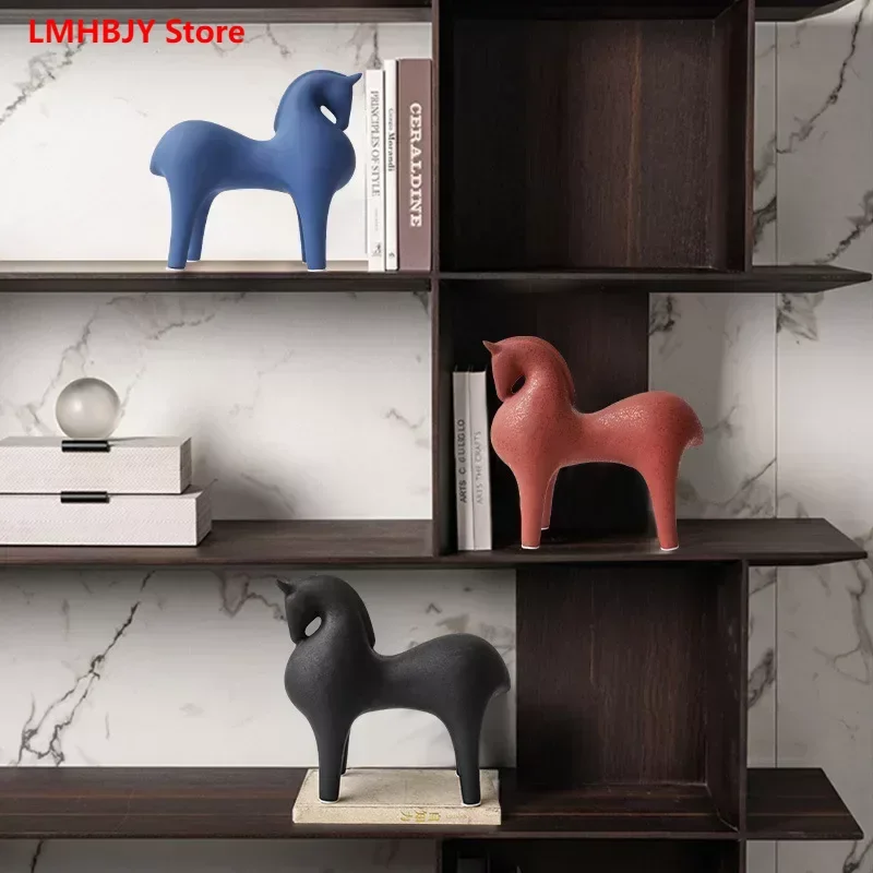 

LMHBJY Simple Ceramic Abstract Horse Ornaments Nordic Luxury Creative Home Model Room Office Living Room Porch Jewelry