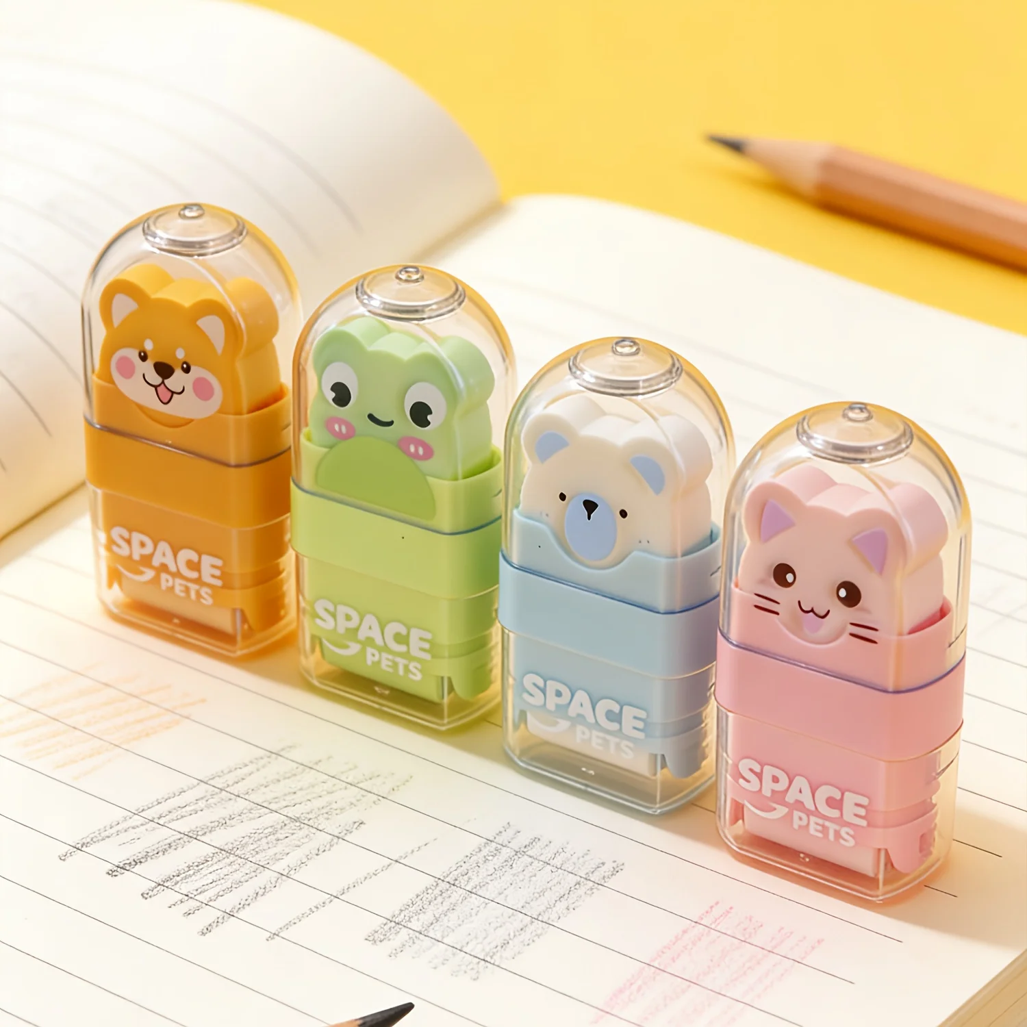 1/4개 귀여운 우주 비행사와 로켓이 있는 포켓 크기의 우주 테마 지우개 - 사무실에 적합한 내구성 있는 고무 지우개 A3243