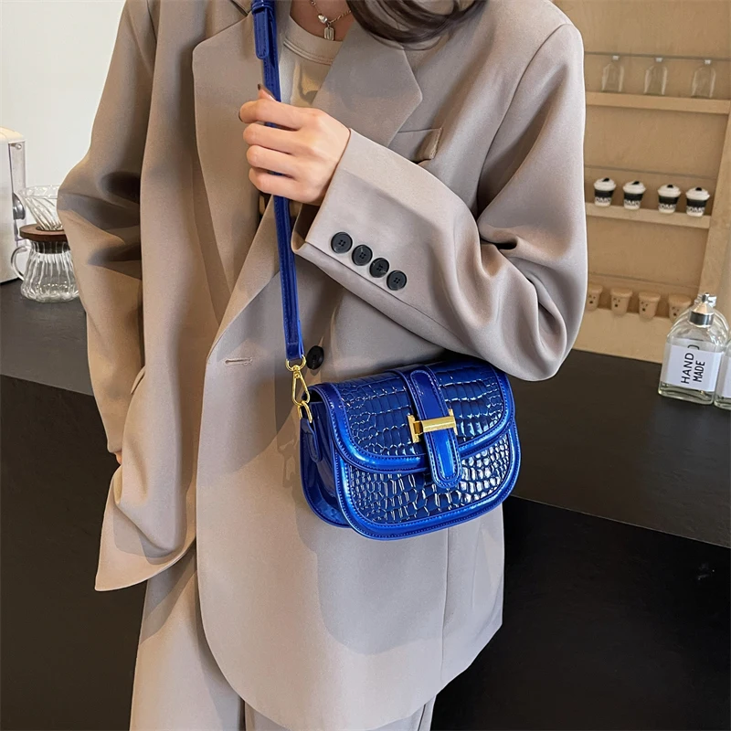 크로커다일여성블라우스