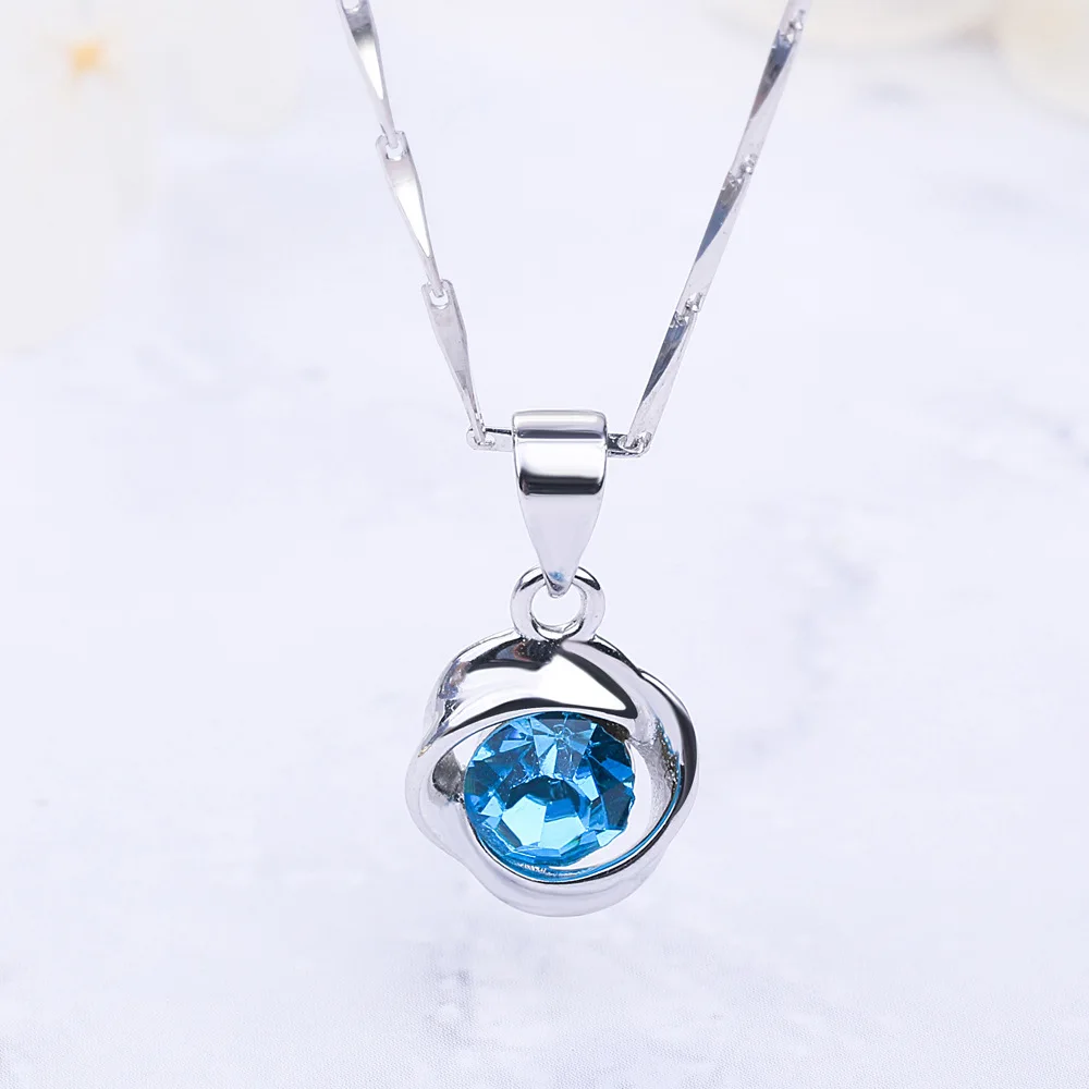 

New fashion trend s925 silver inlaid 5A zircon ocean heart necklace ladies collarbone chain four-leaf clover rose topaz pendant