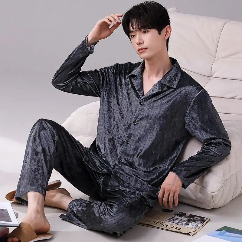 Рисунок 4 - Осенне-зимняя мужская пижама