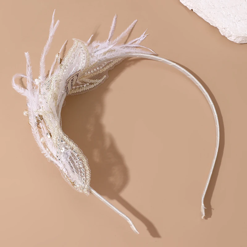 1 Stück Braut-Stirnband mit Federn – weicher Feder-Haarreif, perfekt für Hochzeits- und Fotoshooting-Styling. – Detail 5