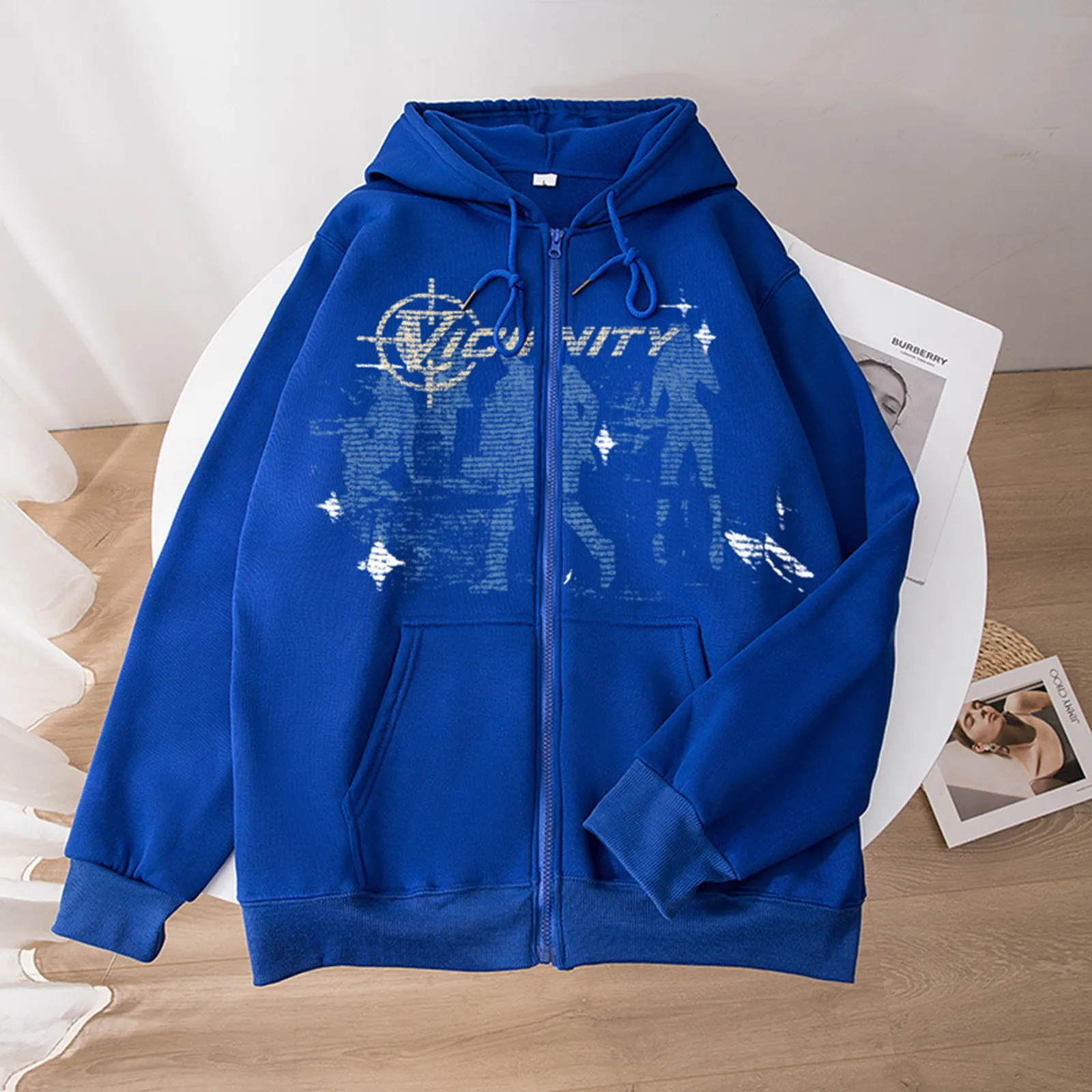 Рисунок 4 - Мужская толстовка на молнии Y2k