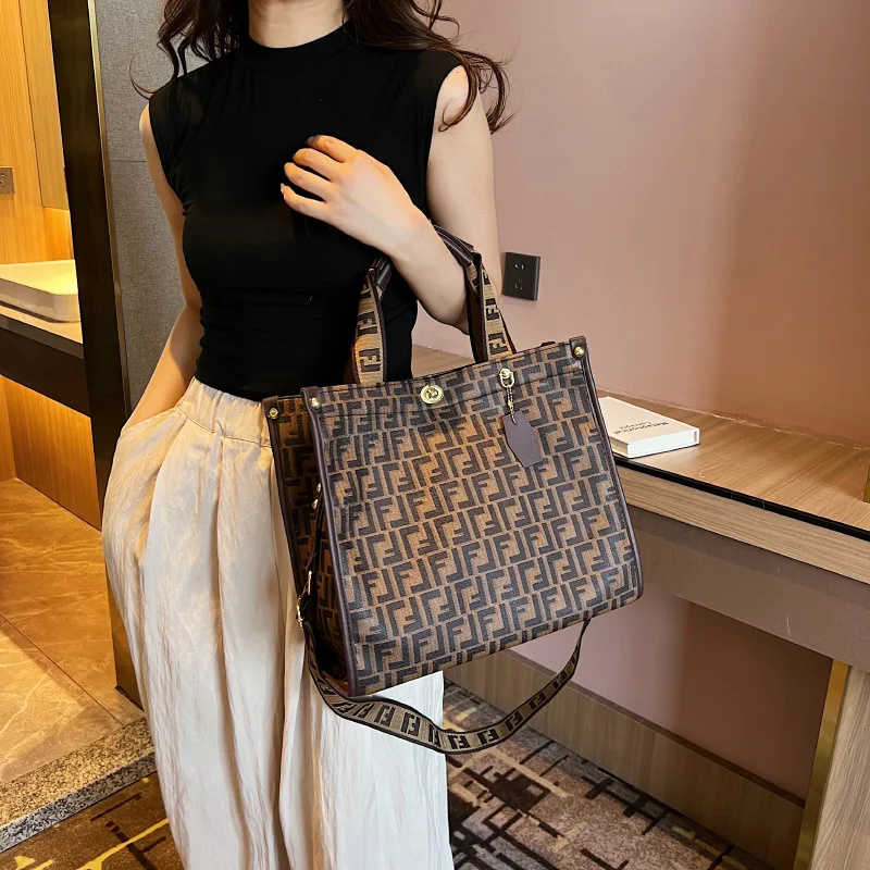 Shoulder Bag Lady Messenger Bag Canvas Shoulder Bag Trendy Women's Large Tote Bag Alphabet Print Crossbody Shoulder Bag Versatile Commute Shopper Shopping Handbag