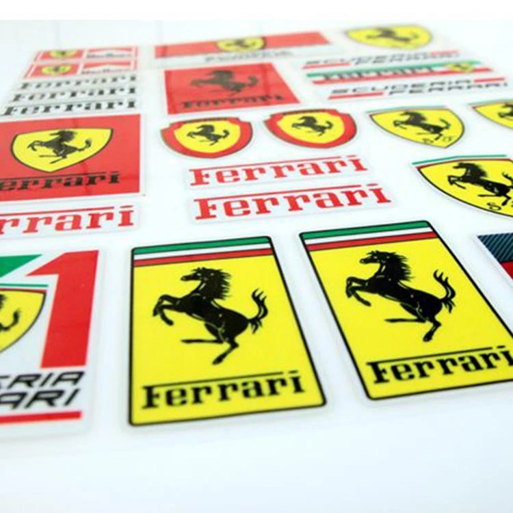 Ferrari tuning en styling accessoires voor helmen en motorfietsen