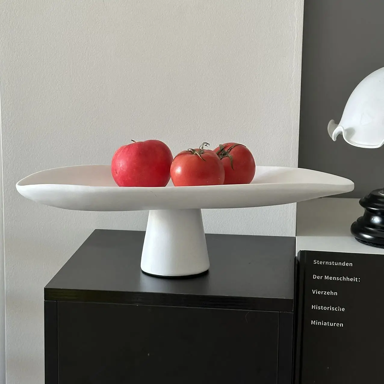 Desktop Storage Container Geometric Fruit Bowl Tray Desktop Storage Container Resin Handicraft Home Decoration Accessories 5