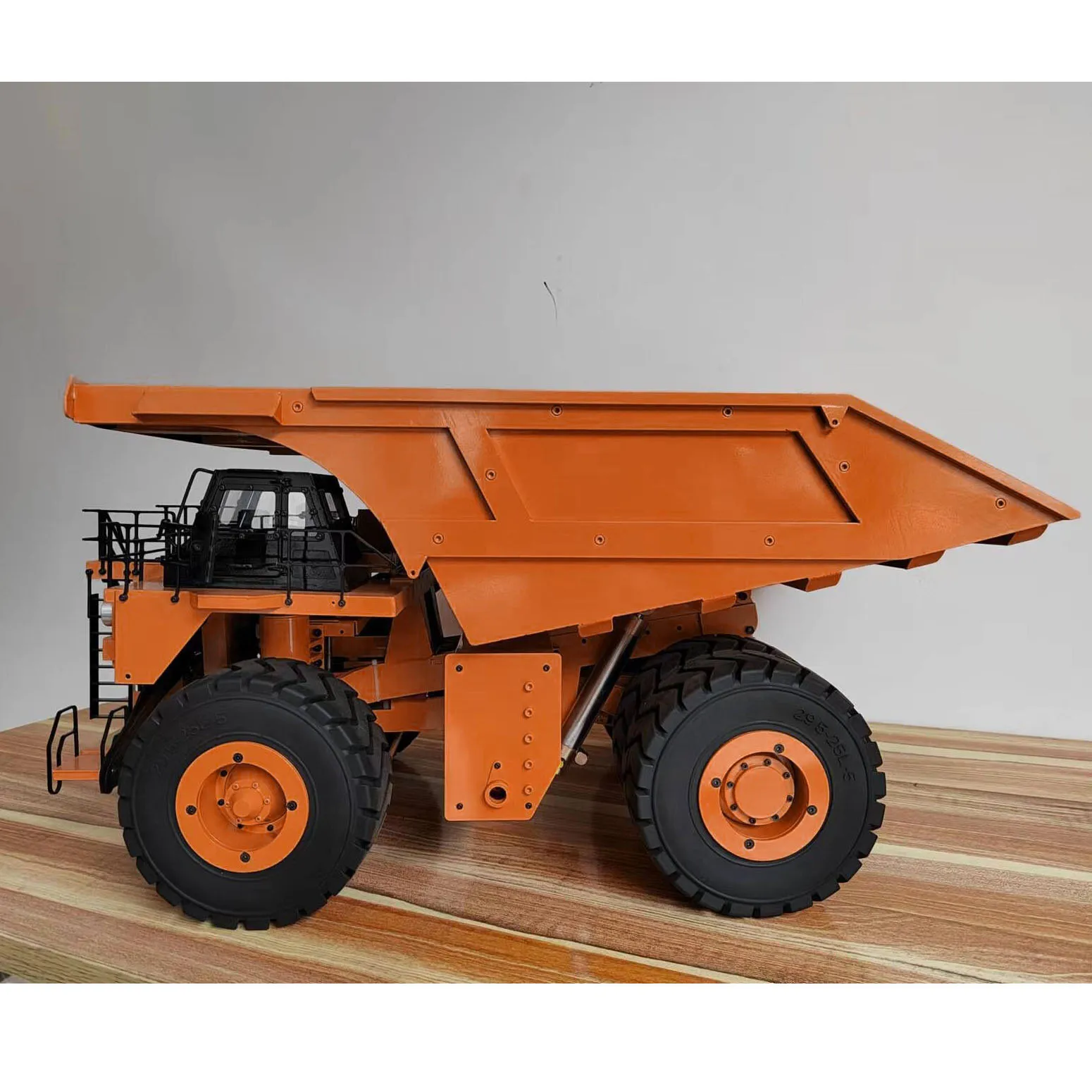 Metal 1/20 RC Hydraulic Mine Truck 793D Dumper Vehicle Assembled Painted Finished Model With I6X Radio Lights TH20695-SMT9 4