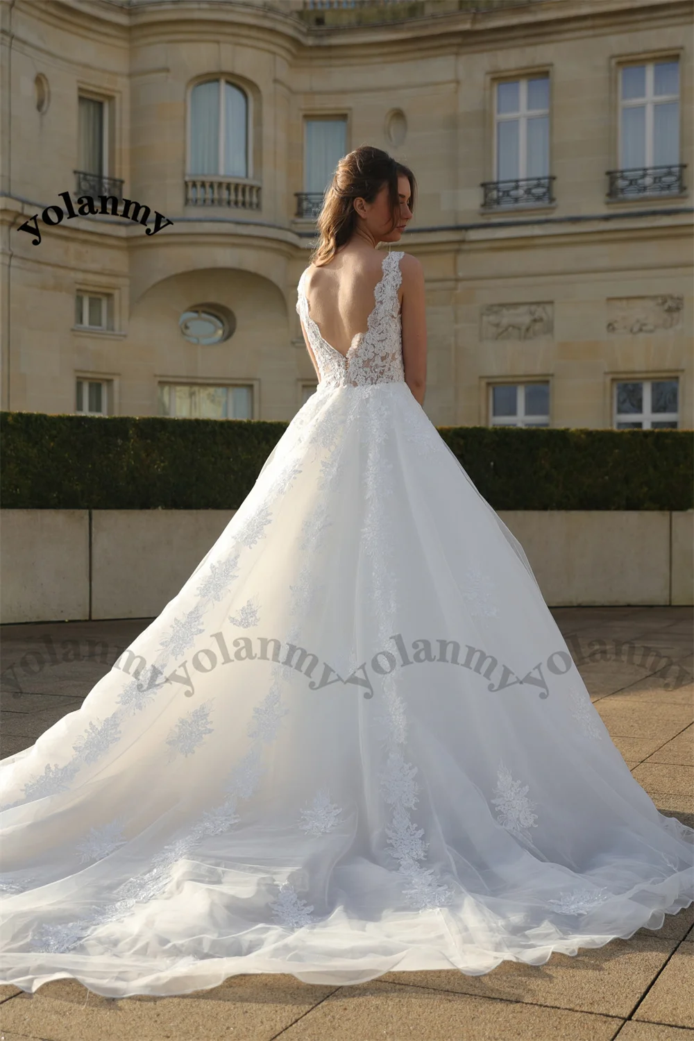 Рисунок 2 - Женское скромное свадебное платье YOLANMY