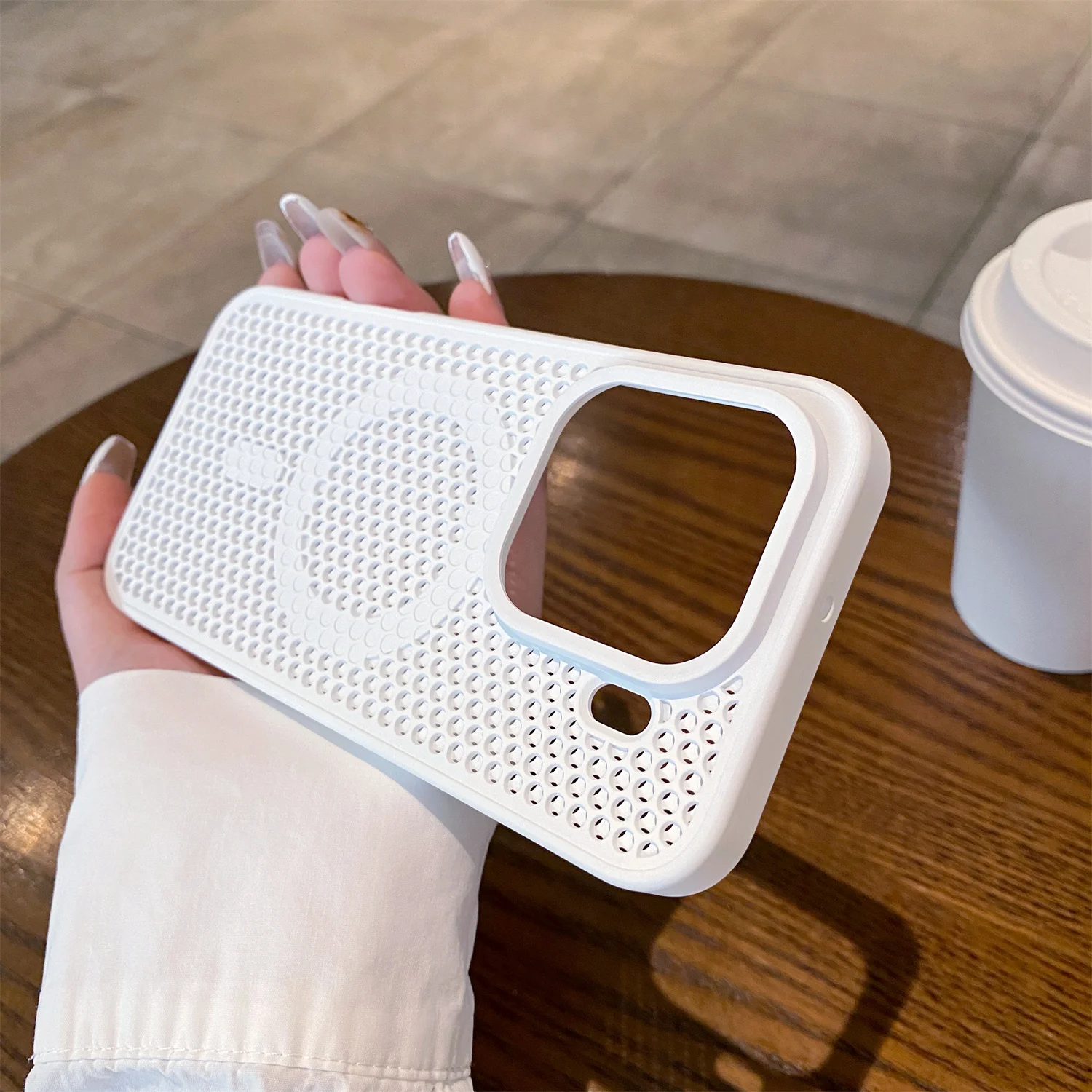 Skin Feel Magnetic Case with Super Heat Dissipation - Breathable Cooling & Wireless Charging Mesh Design