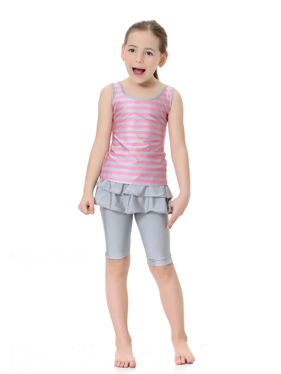 

2 Pieces Set Islamic Swimming Suit For Girl Burkini 2023 Muslim Swimwear Fashion Bathing Wear Elegant Coverup Stripe Pink