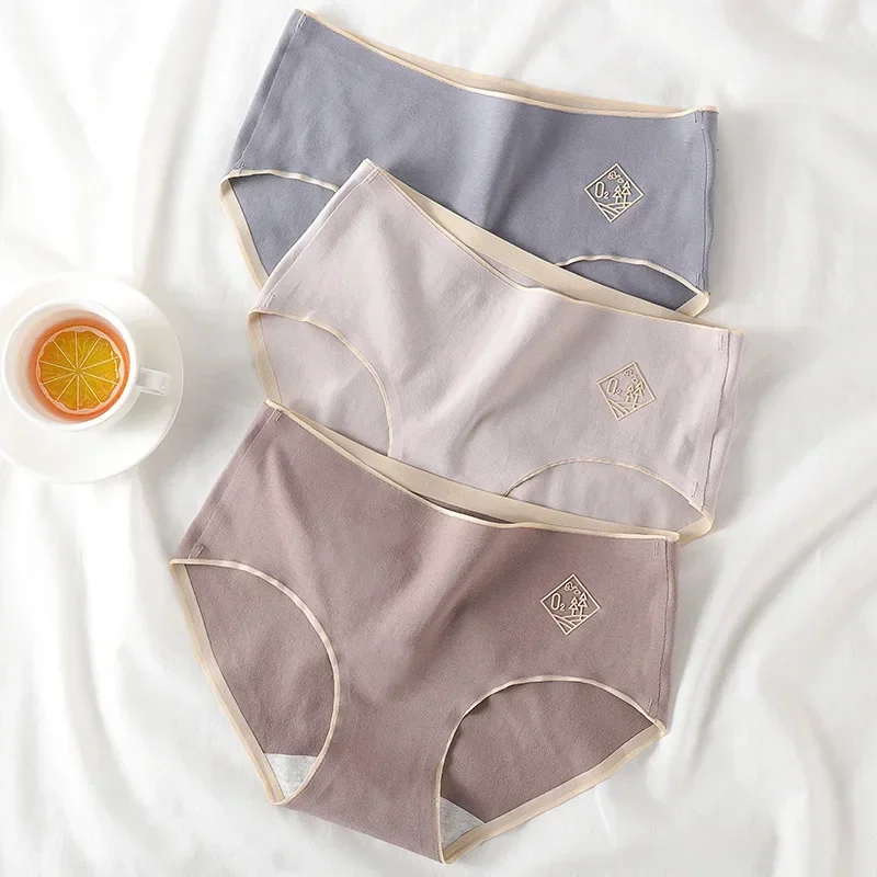 New Traceless Pure Cotton Underwear for Women's Mid Waist Antibacterial Cotton Crotch Breathable Triangle Large size Pants